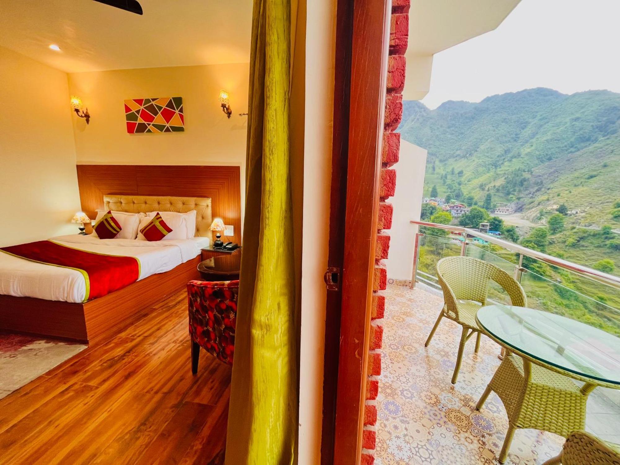 The Kempty Osasis - A Boutique Resort With Scenic Mountain View In Mussoorie Eksteriør billede